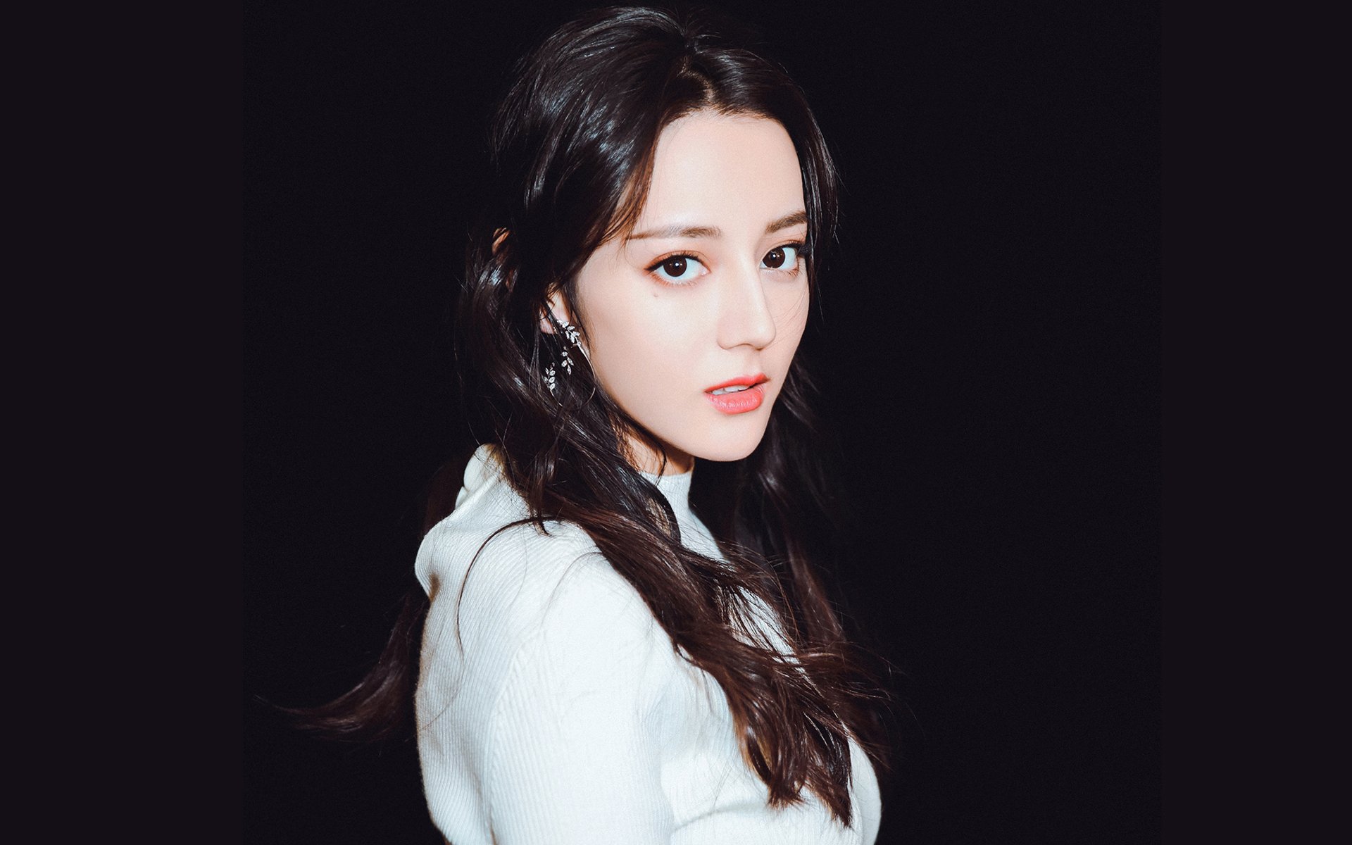 爱游戏登录-内线争霸：篮下强硬对抗的精彩瞬间，内线打法